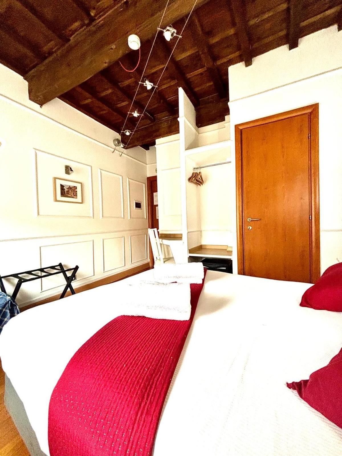 Domus Ester Rome Luaran gambar
